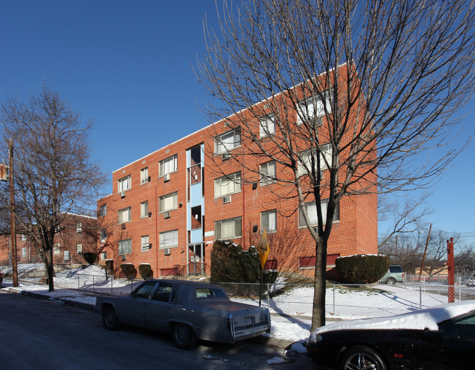 4456 B Street in Washington, DC - Building Photo