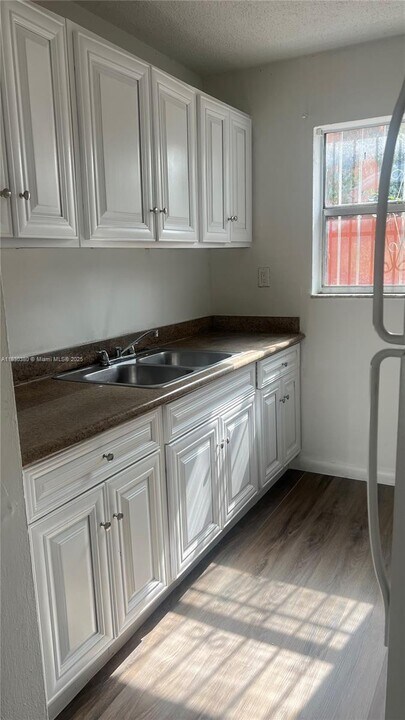 1029 NW 5th St in Miami, FL - Building Photo
