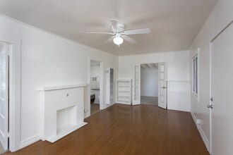 7783 1/2 Ivanhoe Ave in San Diego, CA - Building Photo - Building Photo