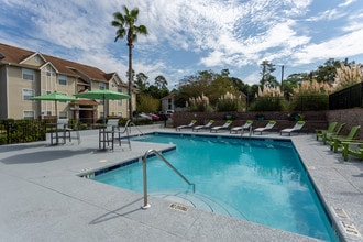 The Fountains Apartments - Phase I & II in Pensacola, FL - Building Photo - Building Photo