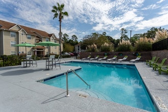 The Fountains Apartments - Phase I &  II in Pensacola, FL - Building Photo - Building Photo