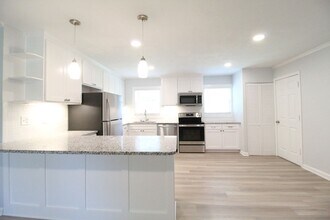 3134 W 44 Terrace in Kansas City, KS - Building Photo - Building Photo