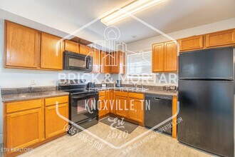 908 Micro Way in Knoxville, TN - Building Photo - Building Photo