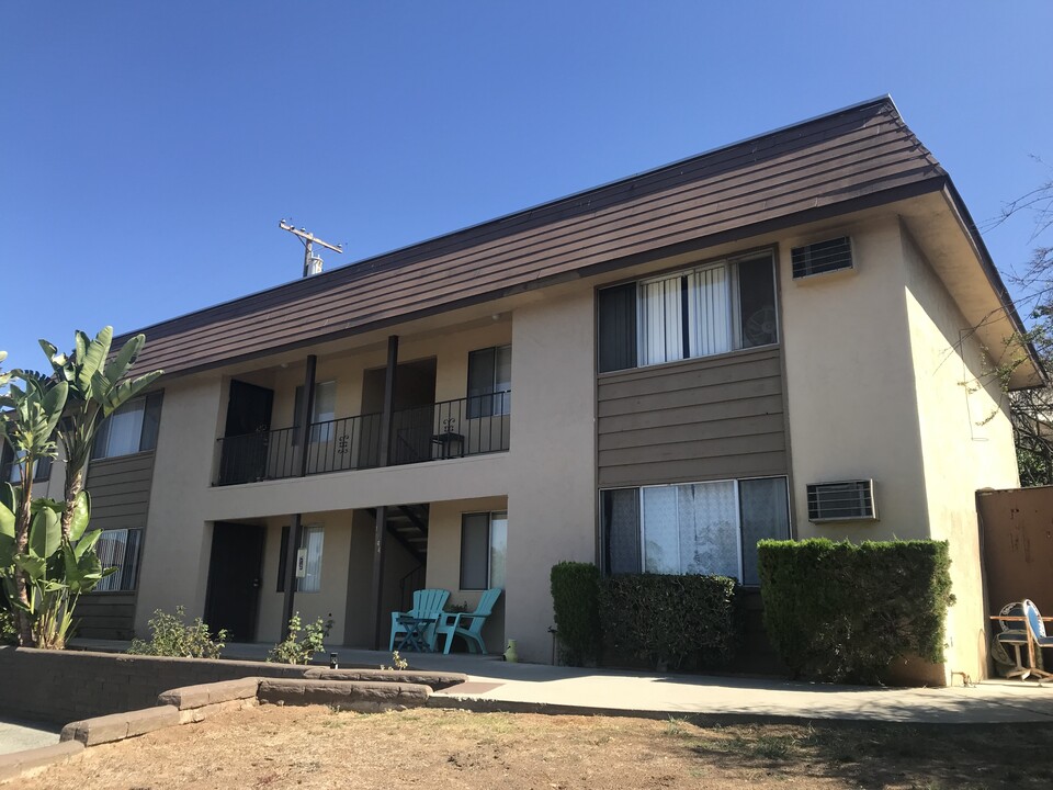 1942-1944 S Broadway in Escondido, CA - Building Photo