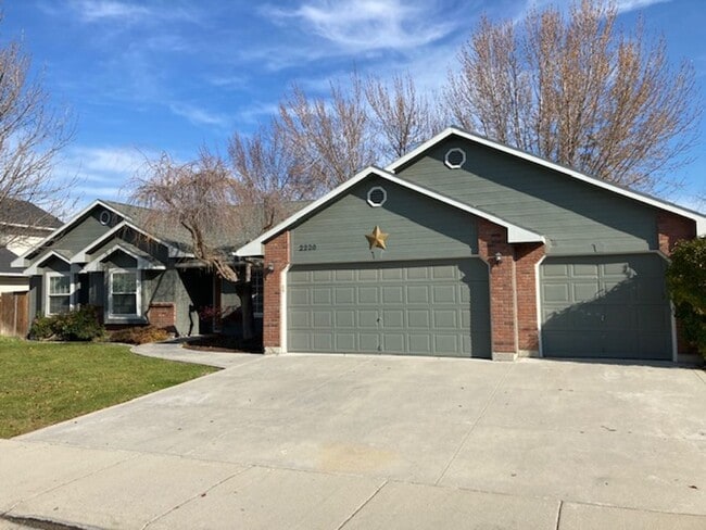 2226 W Sunny Slope Dr