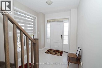 3026-3026 Postridge Dr in Oakville, ON - Building Photo - Building Photo