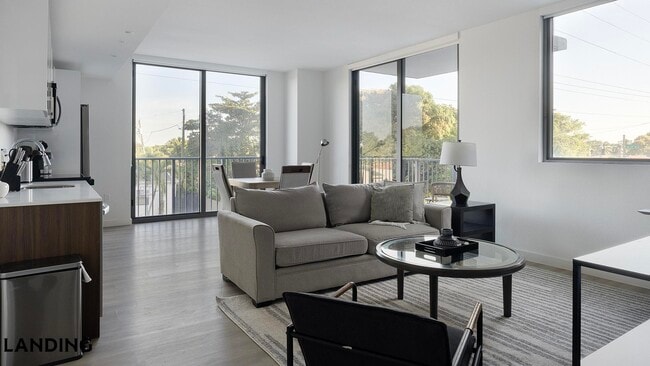 3830 NW 11th St, Unit 1-201 in Miami, FL - Building Photo - Building Photo