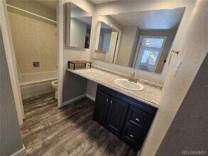 1304 S Parker Rd in Denver, CO - Building Photo - Building Photo