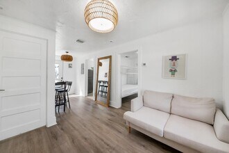 308 SW 1st St in Delray Beach, FL - Building Photo - Building Photo