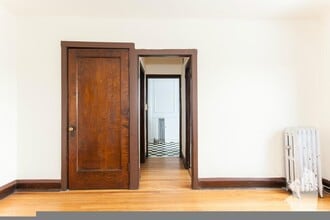 2700 N Spaulding Ave, Unit 2706-1GG in Chicago, IL - Building Photo - Building Photo