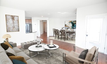 120 University Ave in Westwood, MA - Building Photo - Building Photo