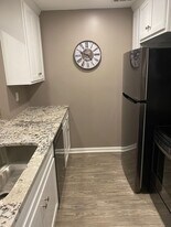 2165 S Milledge Ave in Athens, GA - Building Photo