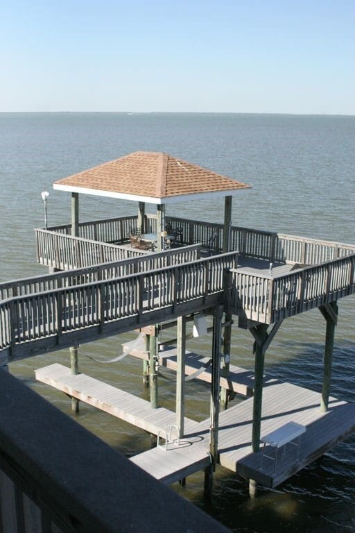 property at 3722 Laguna Dr