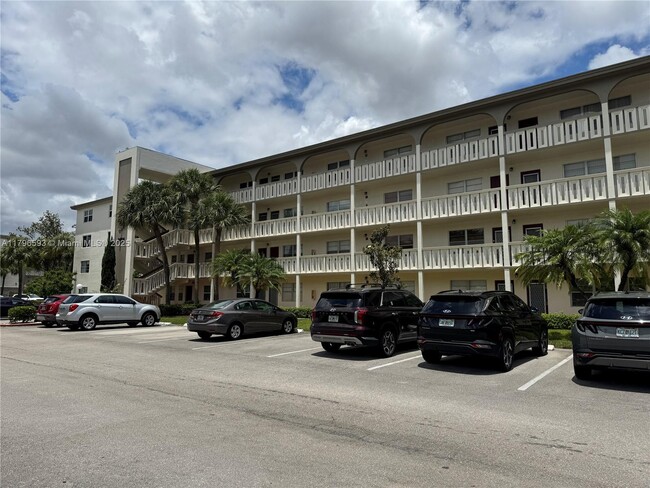 property at 3404 Bimini Ln