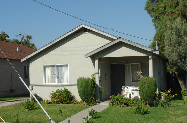 1361-1365 E Julian St in San Jose, CA - Foto de edificio - Building Photo