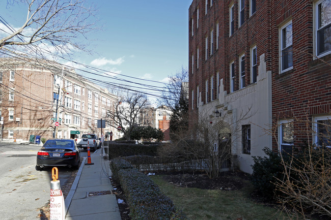 23-27 Lanark Rd in Brighton, MA - Foto de edificio - Building Photo