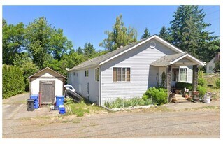 16981 SE Bluff Rd, Unit Bluff - 3 bedroom in Sandy, OR - Building Photo