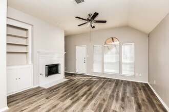 724 Turnstone Dr in Arlington, TX - Foto de edificio - Building Photo