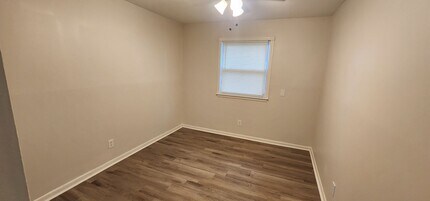 1504 Oakwood Ave NE in Huntsville, AL - Building Photo - Building Photo