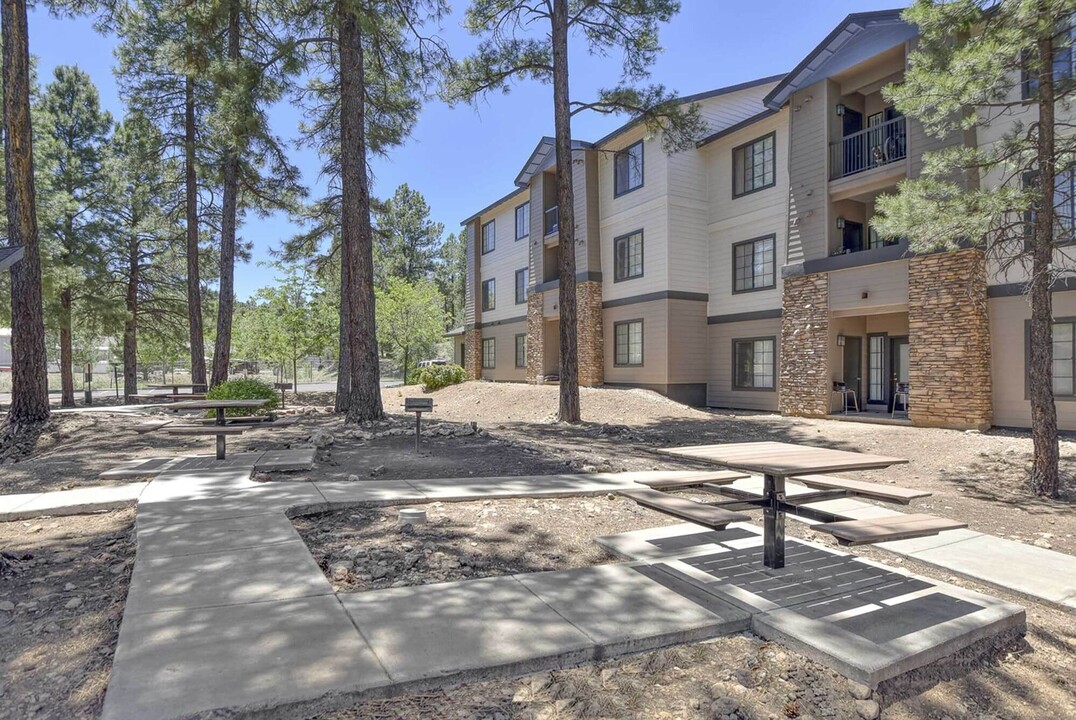 The Ridge at Clear Creek in Flagstaff, AZ - Building Photo