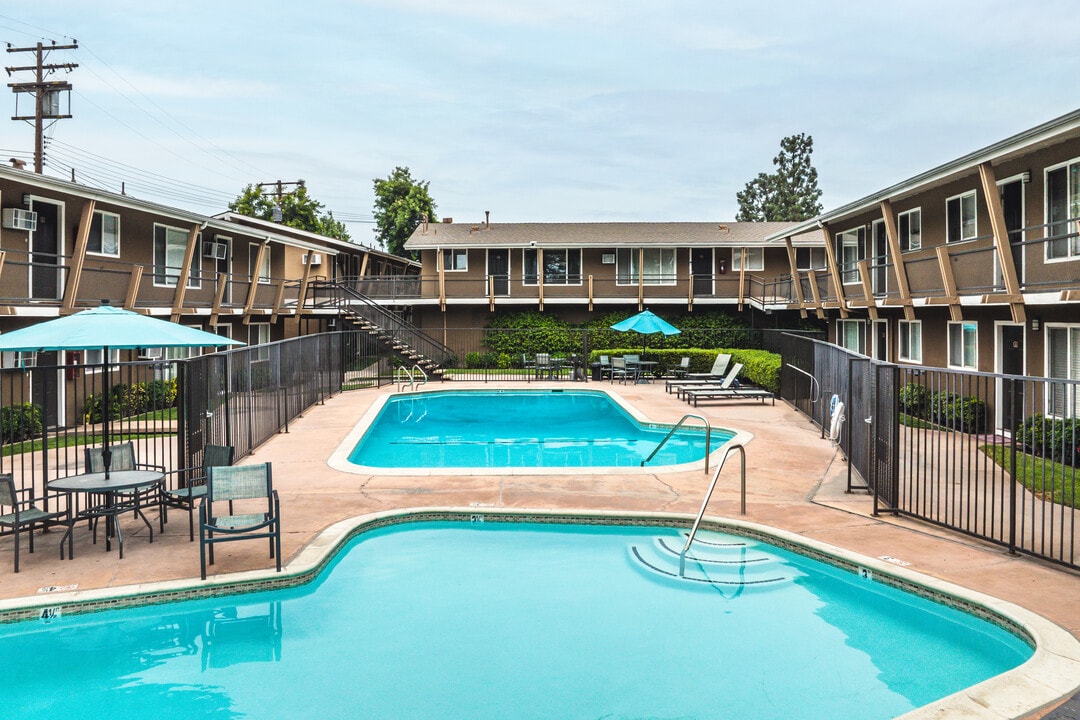 Towne Centre at Orange in Orange, CA - Building Photo