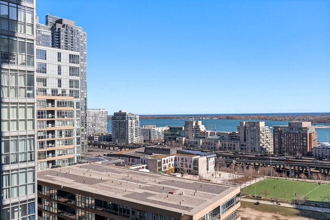 462 Front St W in Toronto, ON - Building Photo - Building Photo