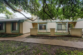 9520 Quail Village Ln in Austin, TX - Building Photo - Building Photo