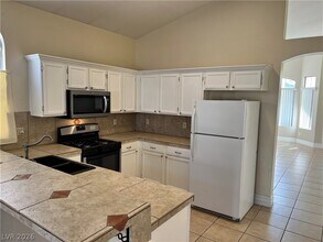 5705 Cliff Point in Las Vegas, NV - Building Photo - Building Photo