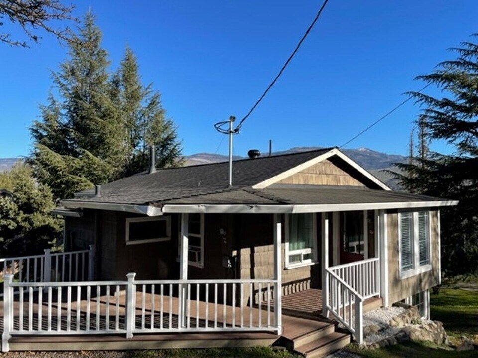 267 Sheridan St in Ashland, OR - Building Photo