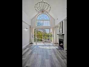 1800 Dewes St in Glenview, IL - Building Photo - Building Photo