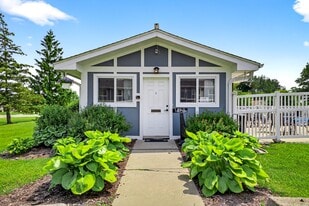Camelot Apartments in Kenosha, WI - Building Photo
