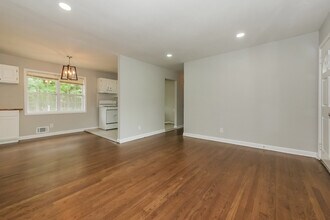 195 Greenway Dr in Mcdonough, GA - Building Photo - Building Photo