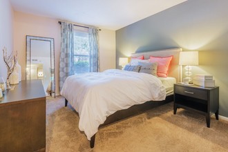 The Pointe at Midtown in Raleigh, NC - Foto de edificio - Building Photo