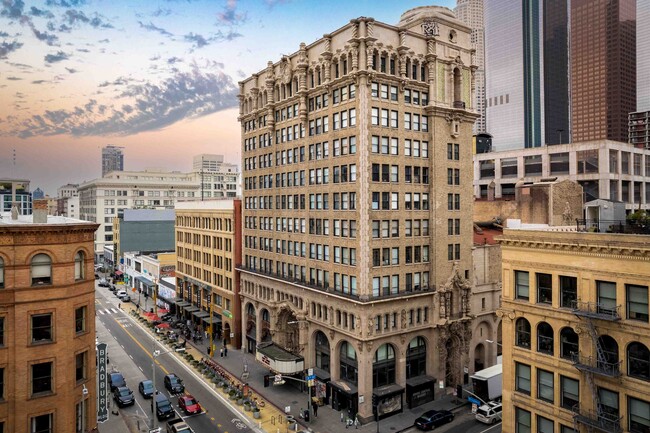 Grand Central Market Apartments