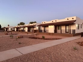 295 S Avenue A in Yuma, AZ - Building Photo