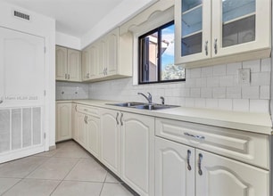 15509 N Miami Lakeway in Miami Lakes, FL - Building Photo - Building Photo