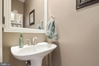 5908 Ians Way in Alexandria, VA - Building Photo - Building Photo