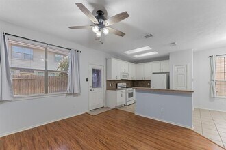 12407 Salama Falls in Houston, TX - Building Photo - Building Photo