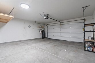 10634 Ostend Ave in Las Vegas, NV - Building Photo - Building Photo