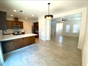 1329 Hermosa Dr in Merced, CA - Foto de edificio - Building Photo