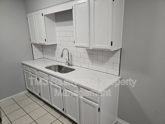 1602 E Kansas City Rd in Olathe, KS - Foto de edificio - Building Photo