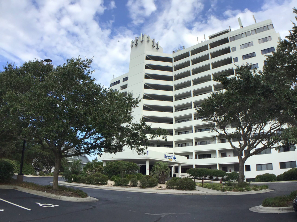 1080 Saint Joseph St, Unit 2-D in Carolina Beach, NC - Building Photo