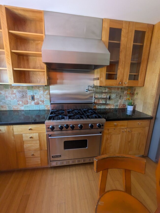 744 Elm St in El Cerrito, CA - Building Photo - Building Photo