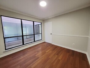 4715 Cricklewood Ln in Charlotte, NC - Building Photo - Building Photo