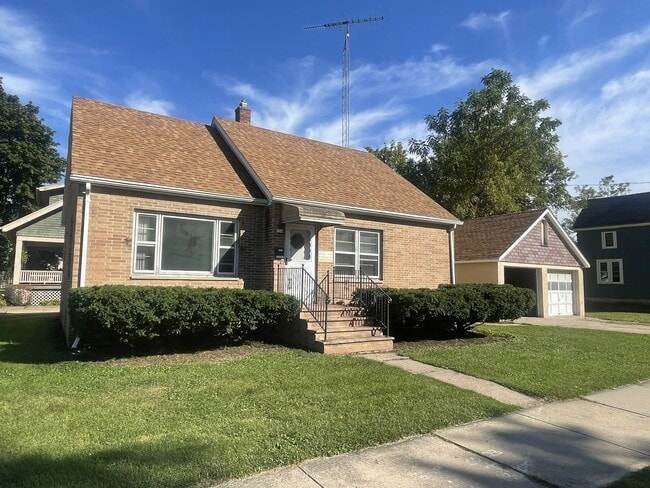 750 Wright St in Oshkosh, WI - Foto de edificio - Building Photo