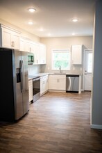 15 Becker Blvd in Crossville, TN - Building Photo - Building Photo