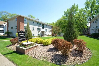 Annapolis Apartments in West St. Paul, MN - Building Photo - Building Photo