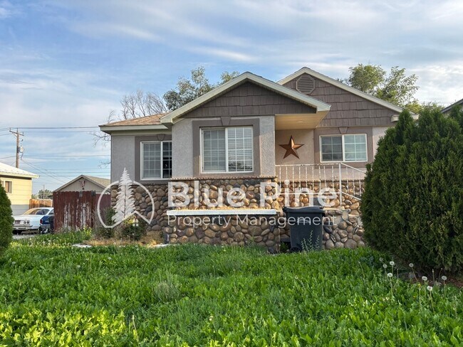 property at 321 Lomax St