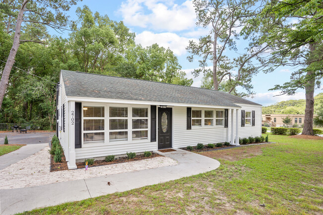 2702 Jones Ave in Beaufort, SC - Building Photo - Building Photo