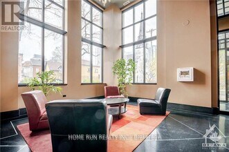 245 Kent St in Ottawa, ON - Building Photo - Building Photo